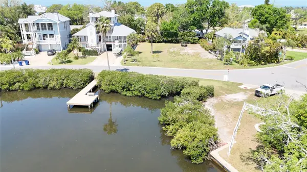 231 LAGOON DR, Palm Harbor, FL 34683