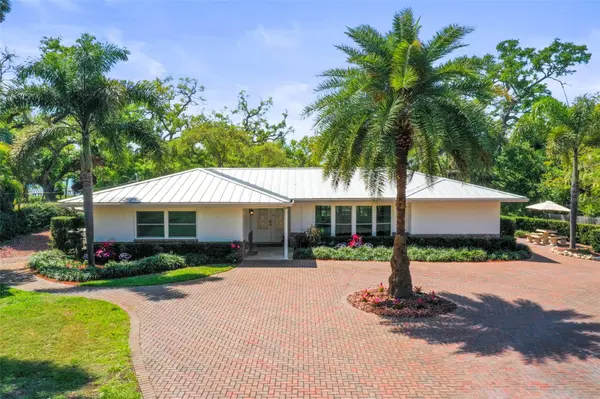 1600 PARK ST N, St Petersburg, FL 33710