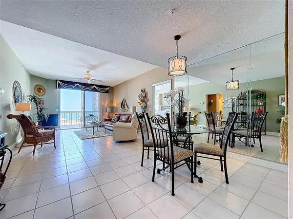 7 ISLAND PARK PL #204, Dunedin, FL 34698