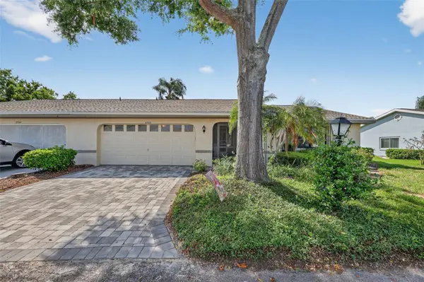 2322 LANCASTER DR, Sun City Center, FL 33573