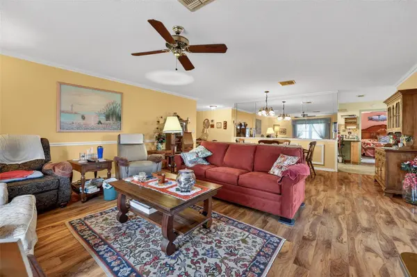 2322 LANCASTER DR, Sun City Center, FL 33573