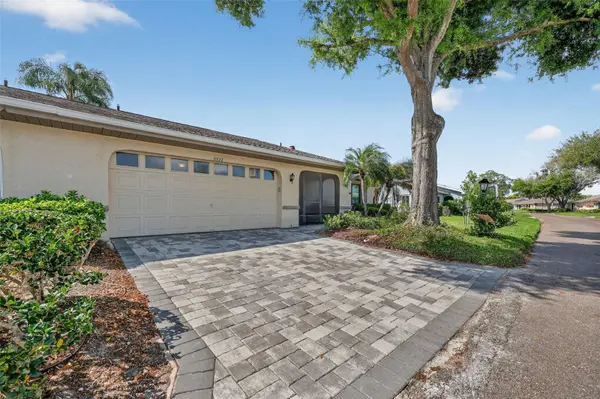 2322 LANCASTER DR, Sun City Center, FL 33573