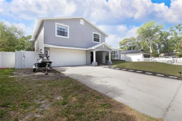 7018 OAKVIEW CIR, Tampa, FL 33634