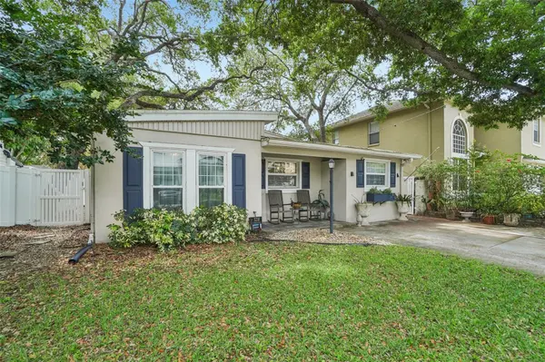 3218 W OAKELLAR AVE, Tampa, FL 33611