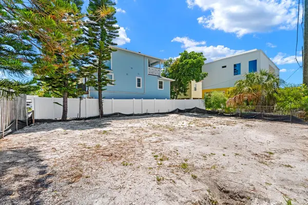 119 95TH AVE, Treasure Island, FL 33706