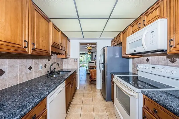 1324 PASADENA AVE S #205, South Pasadena, FL 33707
