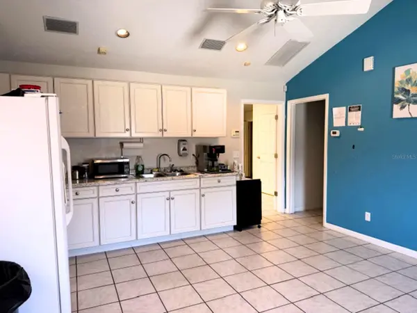 233 12TH ST SW, Largo, FL 33770
