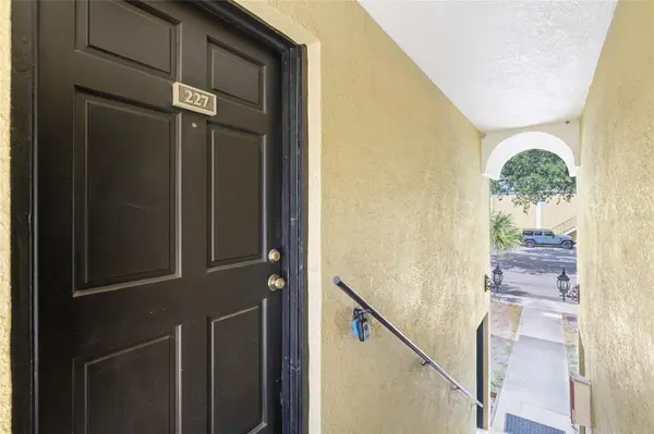 3206 W AZEELE ST #227, Tampa, FL 33609
