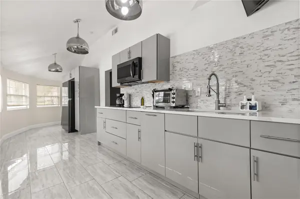 306 MARSHALL ST, Clearwater, FL 33755