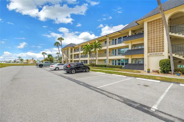 4700 COVE CIR #103, St Petersburg, FL 33708