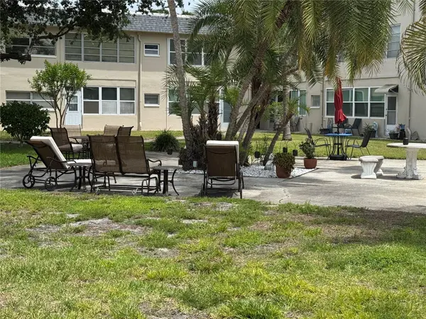 5720 13TH AVE N #106B, St Petersburg, FL 33710