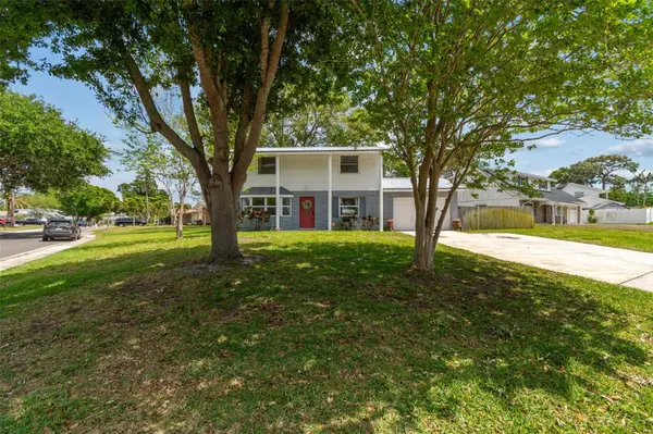 8043 124TH ST, Seminole, FL 33772