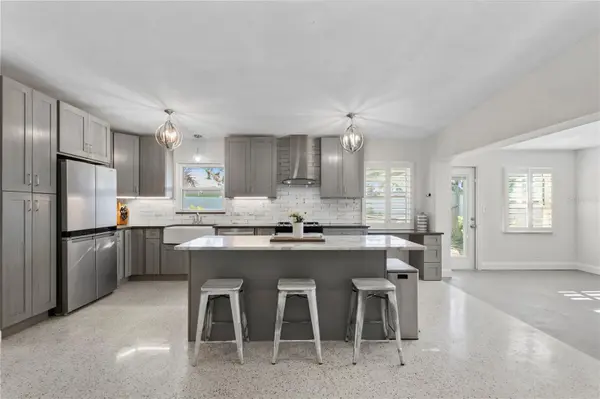 6931 GRANDE VISTA WAY S, St Petersburg, FL 33707