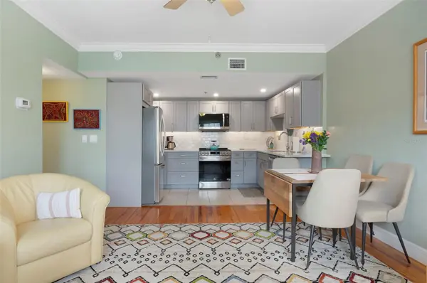 219 4TH AVE N #202, St Petersburg, FL 33701
