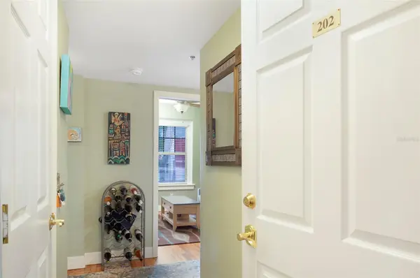 219 4TH AVE N #202, St Petersburg, FL 33701