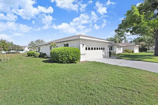 2306 LANCASTER DR #2306, Sun City Center, FL 33573
