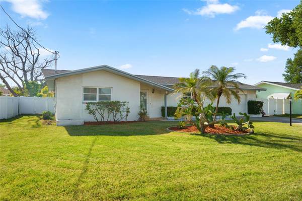 1768 HARBOR CIR E, Largo, FL 33770