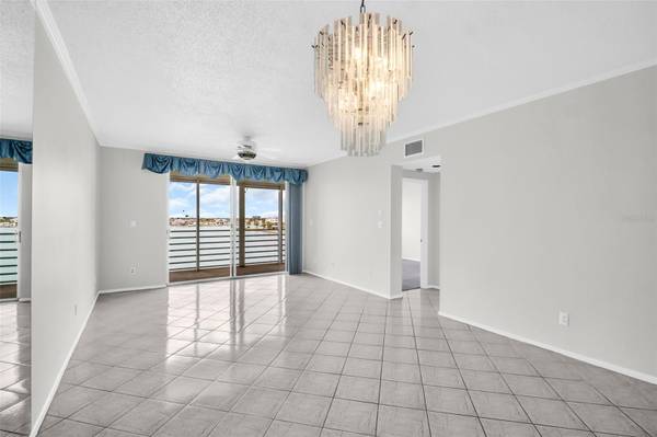 7932 SAILBOAT KEY BLVD S #402, South Pasadena, FL 33707
