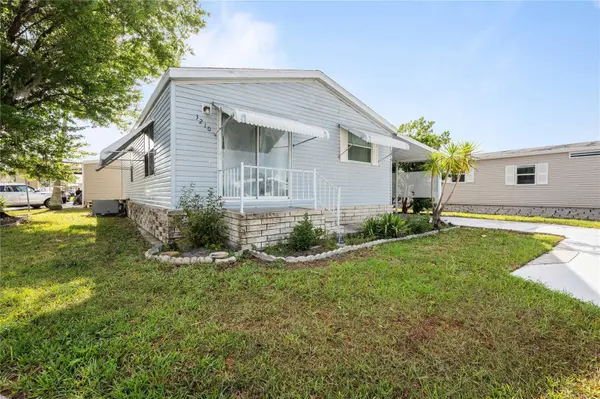 3210 HICKORY DR, Wesley Chapel, FL 33543
