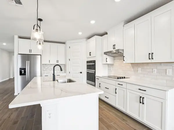 1713 DRAUGHTON DR, Zephyrhills, FL 33541