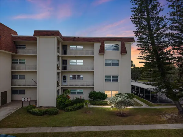 209 NE LINCOLN CIR N #109, St Petersburg, FL 33702