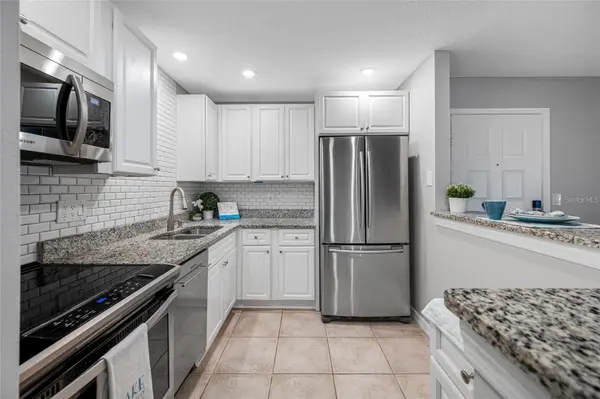 3295 FOX CHASE #105, Palm Harbor, FL 34683