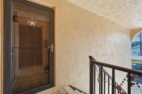 212 CEDARWOOD CIR #212, Seminole, FL 33777