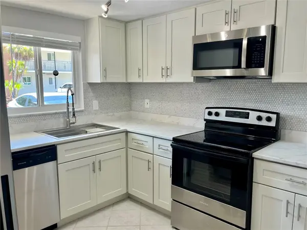 4550 OVERLOOK DR NE #156, St Petersburg, FL 33703