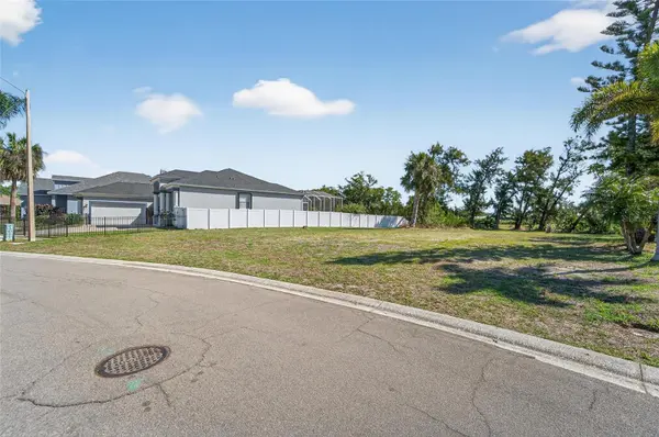806 GREENVIEW DR, Apollo Beach, FL 33572