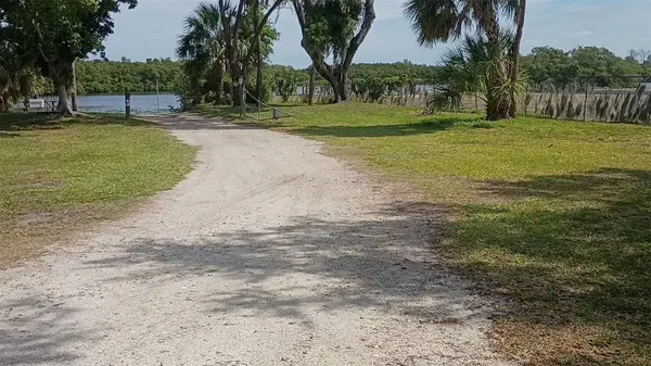 2601 MANATEE HARBOR DR, Ruskin, FL 33570