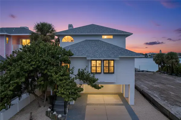 8485 BLIND PASS DR, Treasure Island, FL 33706