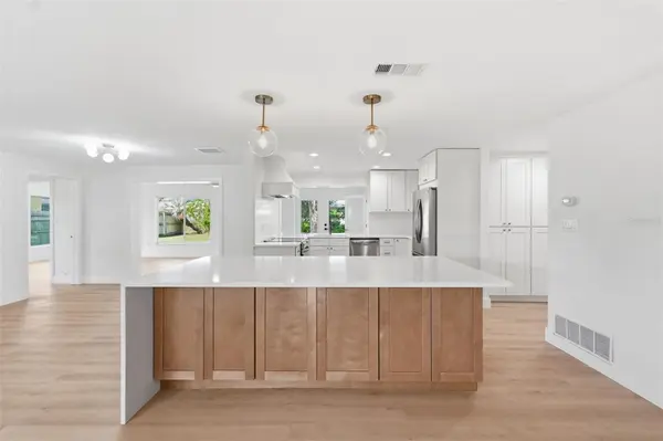 2150 SARAZEN DR, Dunedin, FL 34698