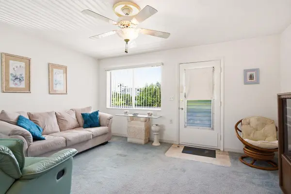 8220 112TH ST #208, Seminole, FL 33772