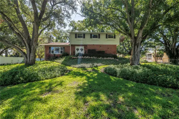 6505 CEDAR ST NE, St Petersburg, FL 33702