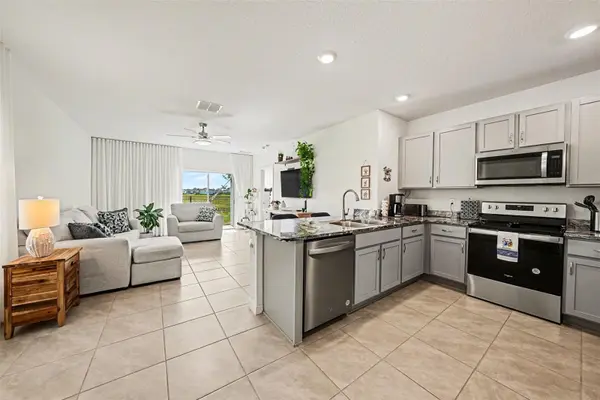 6298 WANDERING WILLOW DR, Wesley Chapel, FL 33545