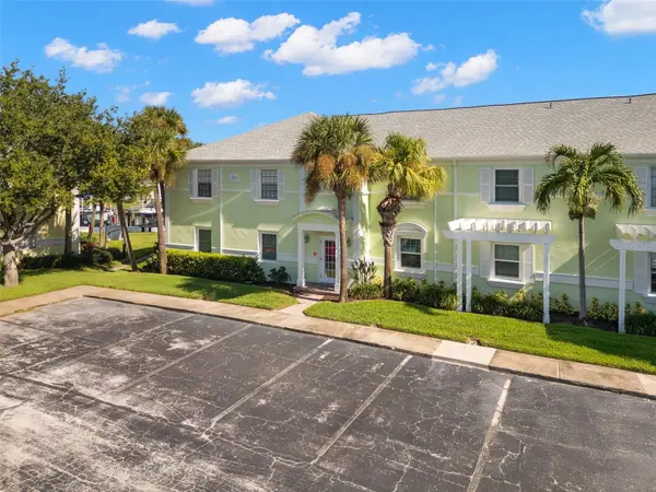 5243 BEACH DR SE #B, St Petersburg, FL 33705