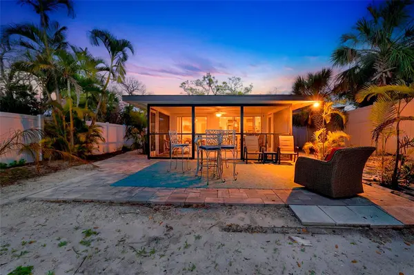 8456 MIDNIGHT PASS RD, Sarasota, FL 34242
