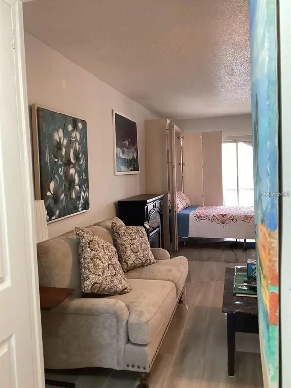 7701 STARKEY RD #704, Seminole, FL 33777
