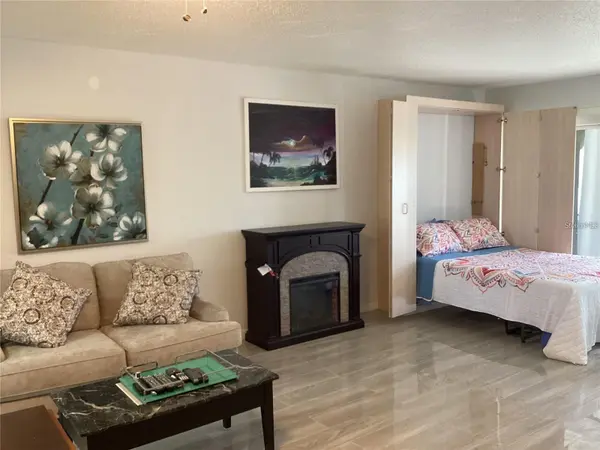 7701 STARKEY RD #704, Seminole, FL 33777