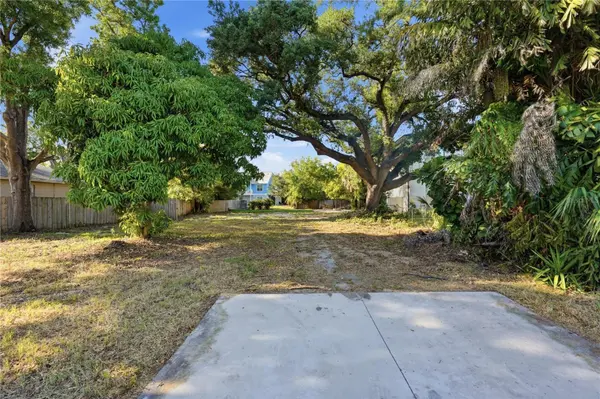 2929 W AVERILL AVE, Tampa, FL 33611