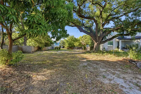 2929 W AVERILL AVE, Tampa, FL 33611
