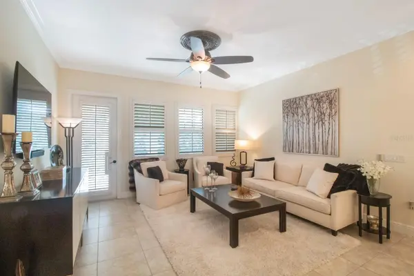 4884 YACHT CLUB DR, Tampa, FL 33616
