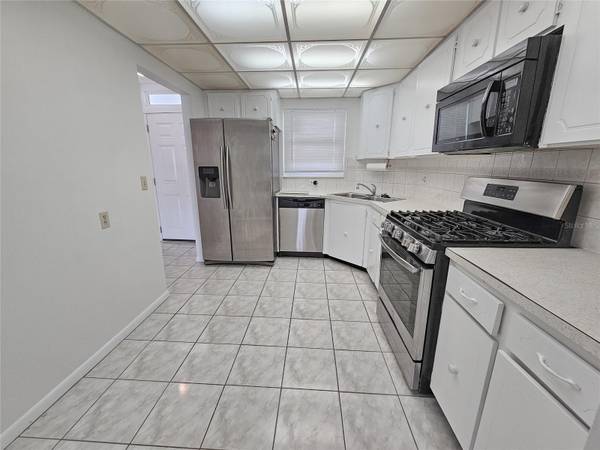 5980 SHORE BLVD S #405, Gulfport, FL 33707