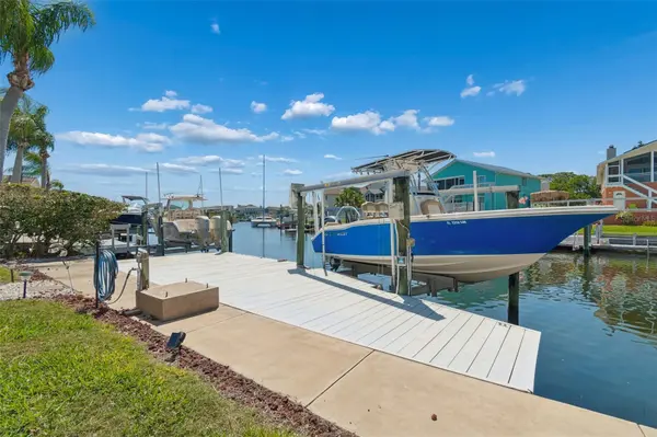 6211 BAYSIDE DR, New Port Richey, FL 34652