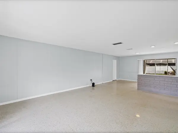 865 IMPERIAL DR, Largo, FL 33771