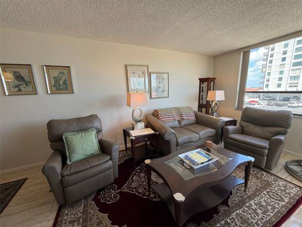 6279 SUN BLVD #403, St Petersburg, FL 33715