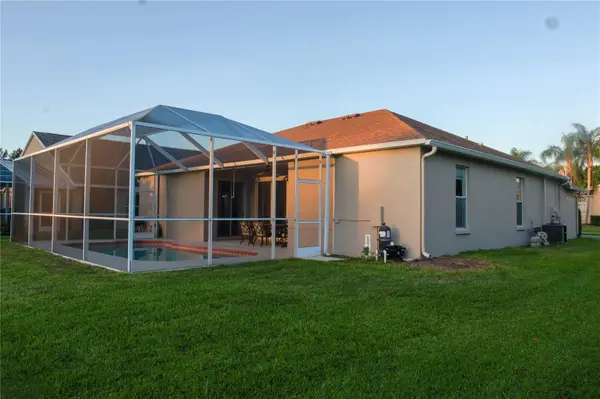18012 SPARROWS NEST DR, Lutz, FL 33558