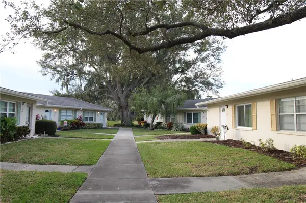 2202 CLUBHOUSE DR #185, Sun City Center, FL 33573