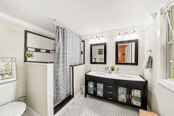 805 E CHELSEA ST, Tampa, FL 33603