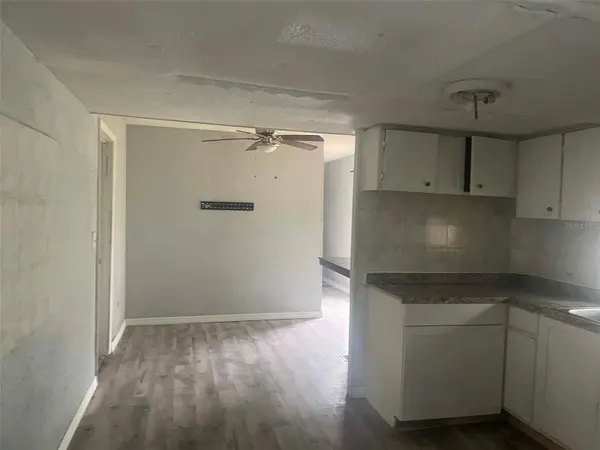 8716 N TANGERINE PL, Tampa, FL 33617
